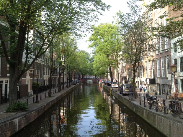 Let's finish this piece with the beauties of an Amsterdam canal (Photo: DY, 2013)